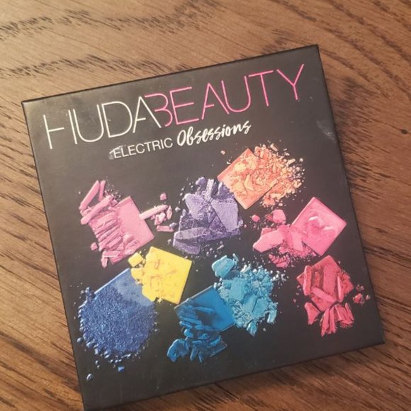 Huda Beauty Electric Obsessions Eyeshadow Palette - Picture 5 of 5